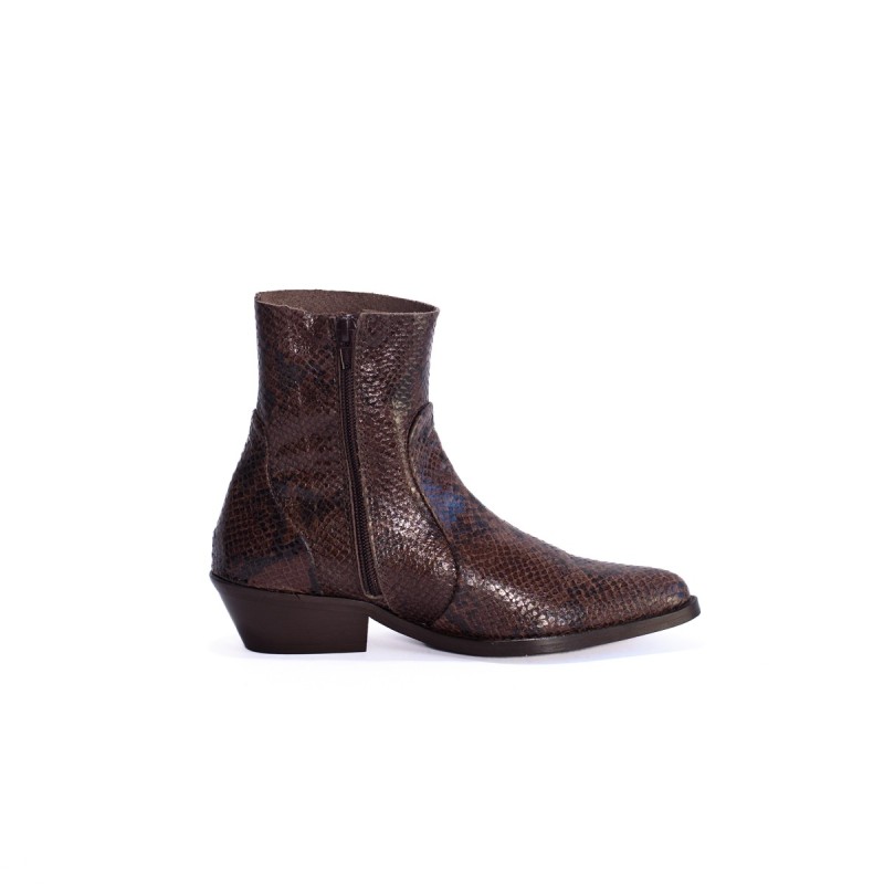 ALIWELL Boots Lennox Piton Cafe